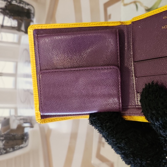 AUTHENTIC Louis Vuitton Marco Wallet - Picture 9 of 17